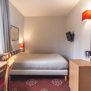 Photo Hotel Ours Blanc - Place Victor Hugo