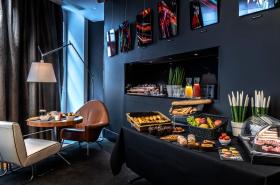 Le Grand Balcon Hotel - photo 7