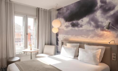 Le Grand Balcon Hotel - photo 1